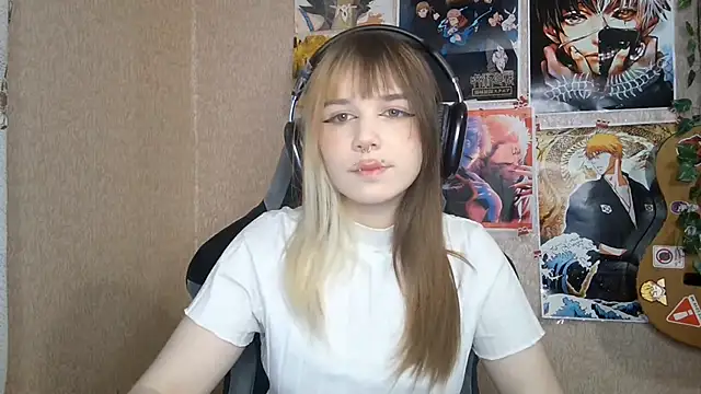 Snapshot of MilaTyan chatting on June 13, 4:05 pm MilaTyan online show from June 13, 4:05 pm