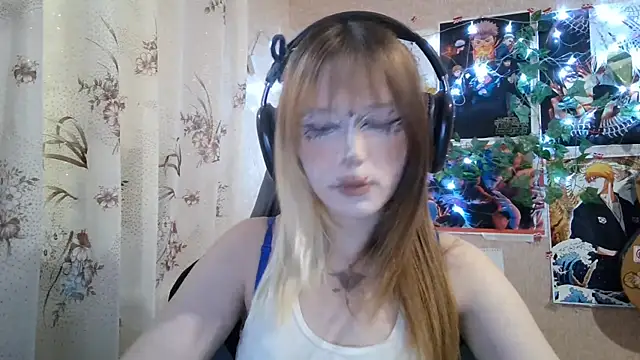 Snapshot of MilaTyan chatting on July 9, 4:17 pm MilaTyan online show from July 9, 4:17 pm