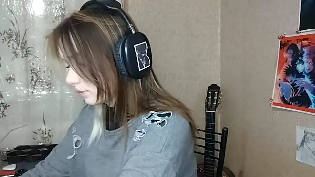 Snapshot of MilaTyan chatting on February 24, 5:25 pm MilaTyan online show from February 24, 5:25 pm