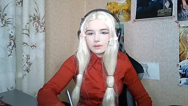 Snapshot of MilaTyan chatting on April 23, 5:03 pm MilaTyan online show from April 23, 5:03 pm
