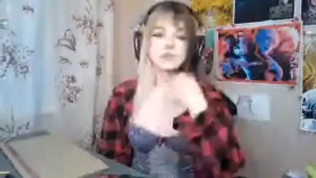 Snapshot of MilaTyan chatting on May 21, 3:09 pm MilaTyan online show from May 21, 3:09 pm