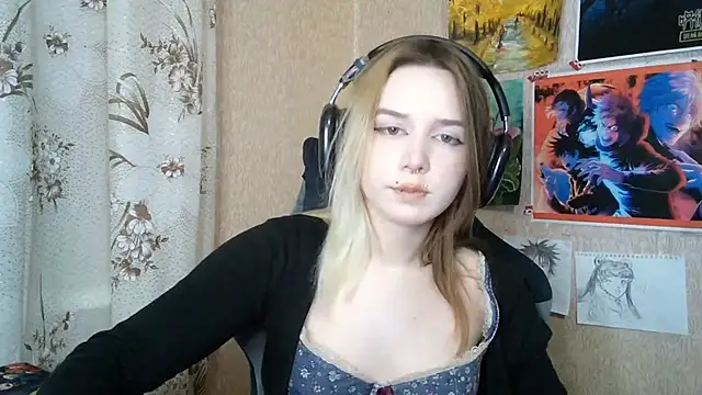 Snapshot of MilaTyan chatting on April 30, 8:57 pm MilaTyan online show from April 30, 8:57 pm
