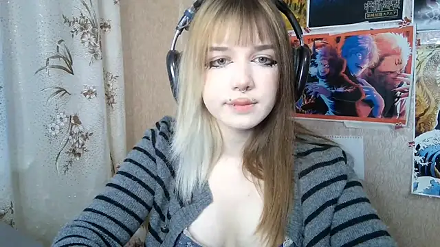 Snapshot of MilaTyan chatting on June 1, 3:22 pm MilaTyan online show from June 1, 3:22 pm