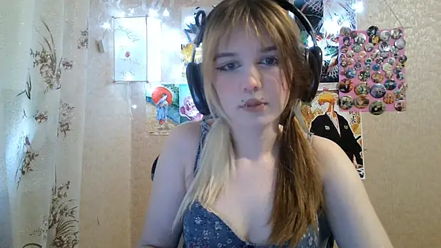 Snapshot of MilaTyan chatting on July 18, 2:03 pm MilaTyan online show from July 18, 2:03 pm