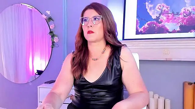 Zafiro Moon online show from March 1, 1:00 pm