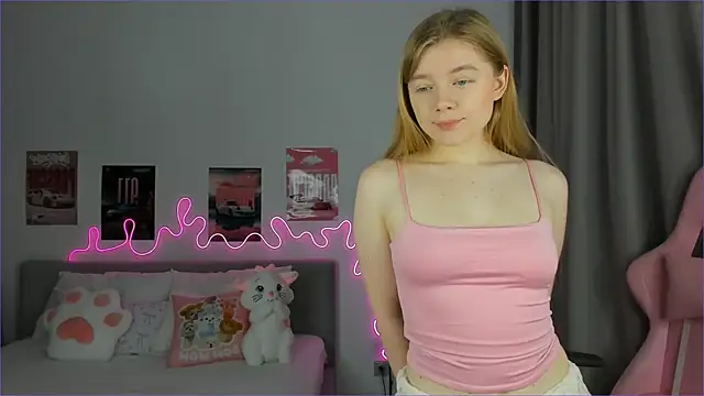 EvaRaee online show from April 3, 3:35 am