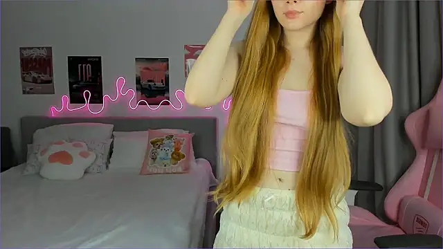 EvaRaee online show from March 15, 3:57 am