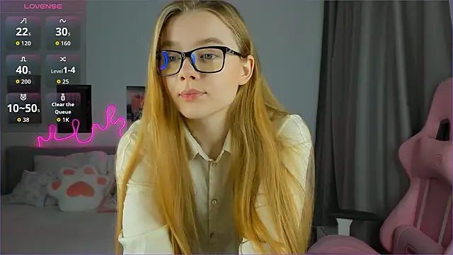 EvaRaee online show from March 10, 3:43 am