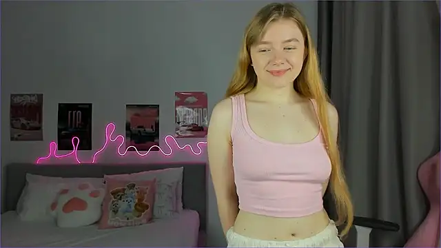 EvaRaee online show from March 29, 4:36 am