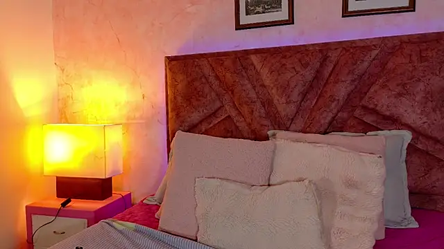 Snapshot of Natasha_otson chatting on February 26, 3:17 am Natasha otson online show from February 26, 3:17 am