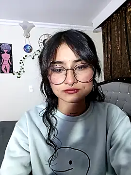 Lili  Clan online show from May 7, 5:11 am