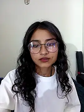 Lili  Clan online show from April 4, 1:34 am