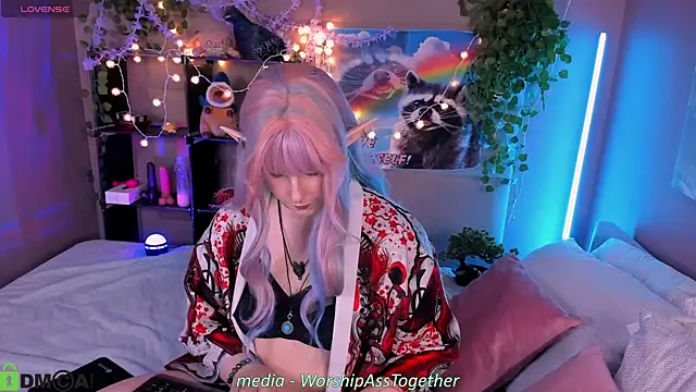 candy yeah online show from April 19, 5:25 pm