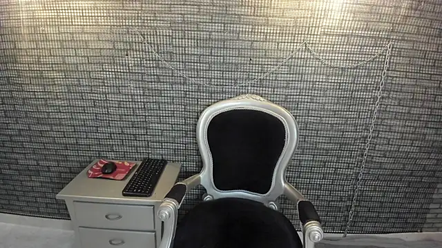 hillary bigbutt online show from April 2, 3:46 am