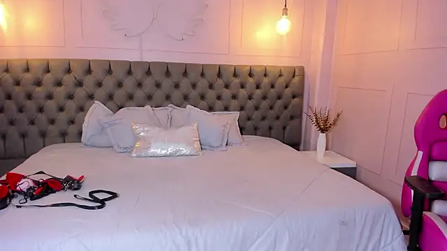 hillary bigbutt online show from February 25, 11:37 pm