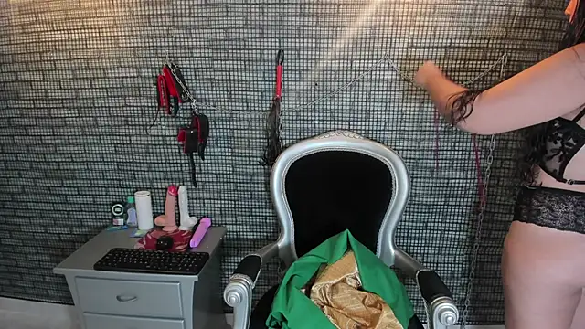 hillary bigbutt online show from April 5, 3:40 pm