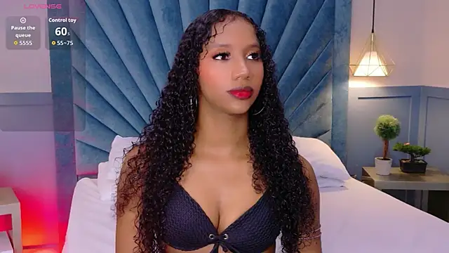 Snapshot of Chloe-Rose- chatting on June 4, 5:12 am Chloe-Rose- online show from June 4, 5:12 am