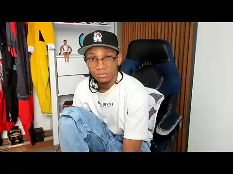 yandi hot online show from February 25, 1:55 pm