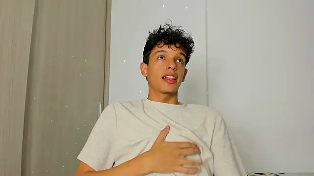 Maxfrost1 online show from February 26, 7:47 pm