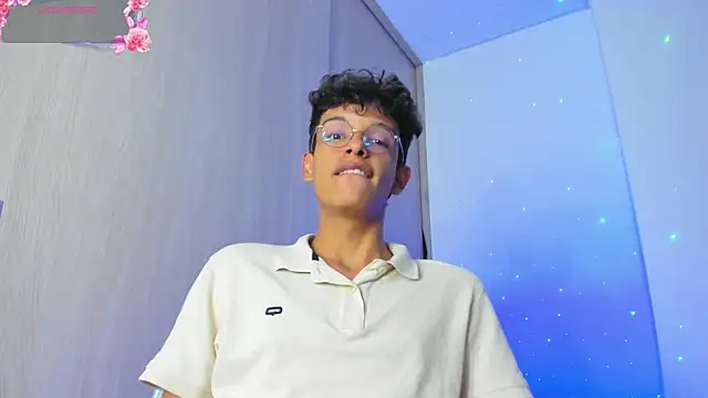 Maxfrost1 online show from April 7, 2:24 am