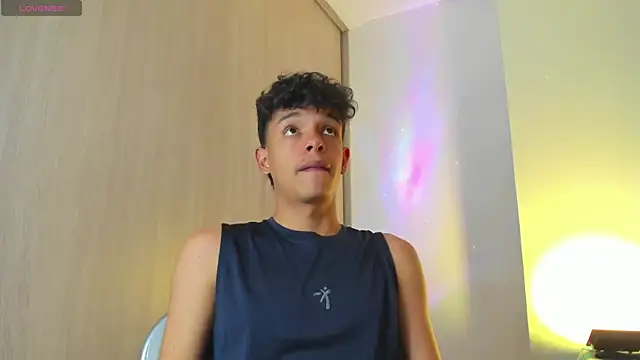 Maxfrost1 online show from July 2, 10:05 pm