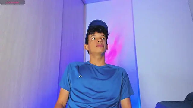 Maxfrost1 online show from April 18, 2:03 am