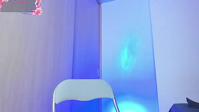 Maxfrost1 online show from April 14, 3:22 am