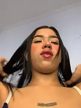 Snapshot of Lily_em chatting on July 15, 12:34 pm Lily em online show from July 15, 12:34 pm