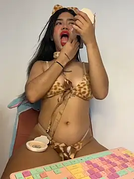Snapshot of Lily_em chatting on June 11, 1:19 pm Lily em online show from June 11, 1:19 pm