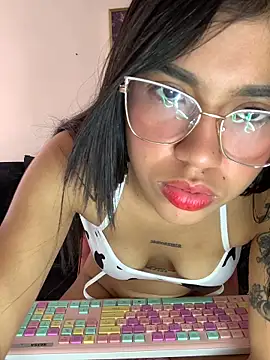 Lily em online show from April 18, 1:02 pm