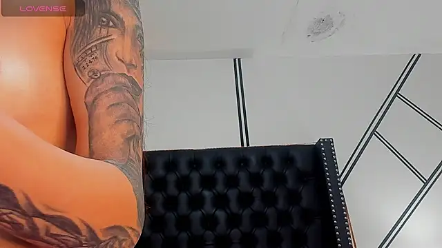 evangeline valencia online show from February 19, 9:34 pm