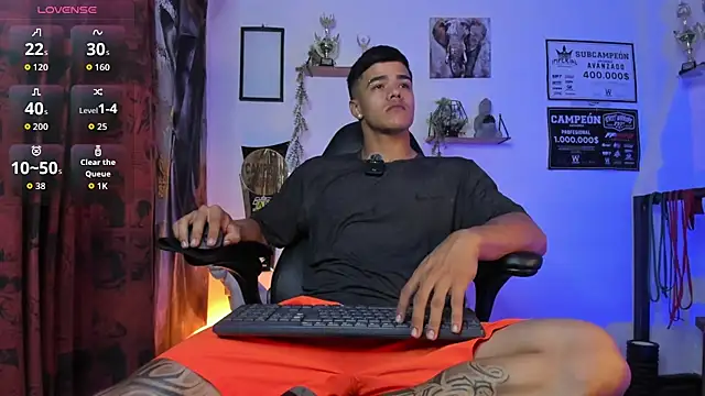 Rob zaens33 online show from April 12, 4:32 pm