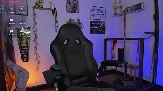 Rob zaens33 online show from April 18, 3:36 pm