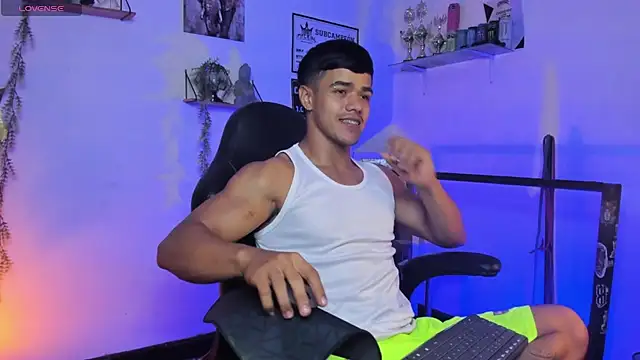 Rob zaens33 online show from March 18, 8:53 pm