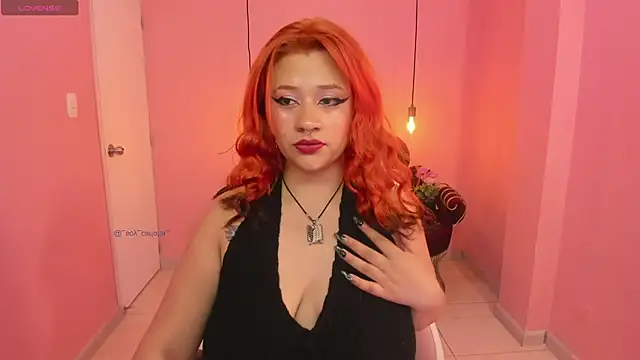 Snapshot of _carlotta_x chatting on July 13, 3:06 am carlotta x online show from July 13, 3:06 am