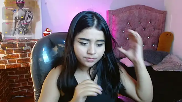 mila quin online show from March 31, 7:49 pm