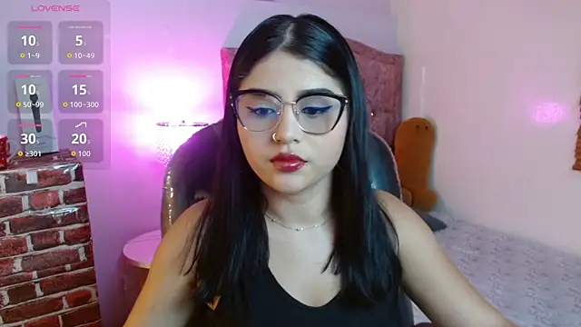 mila quin online show from April 9, 8:04 pm