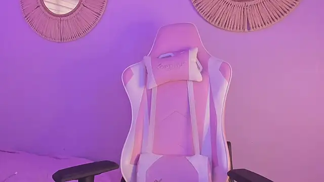 Lummii  online show from March 4, 7:10 pm