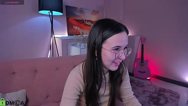 Snapshot of leylamirage chatting on March 1, 12:27 pm leylamirage online show from March 1, 12:27 pm