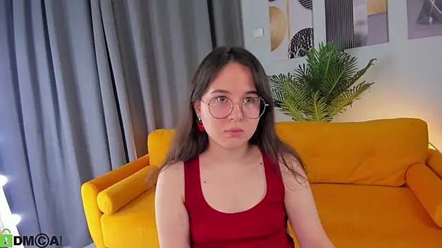 leylamirage online show from May 3, 12:20 pm