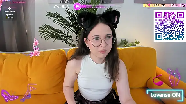 Snapshot of leylamirage chatting on June 17, 1:43 pm leylamirage online show from June 17, 1:43 pm