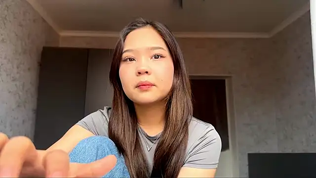 Snapshot of RegenaLandauer chatting on February 22, 7:44 am RegenaLandauer online show from February 22, 7:44 am