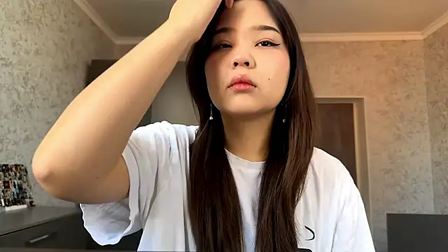 Snapshot of RegenaLandauer chatting on March 1, 6:57 am RegenaLandauer online show from March 1, 6:57 am