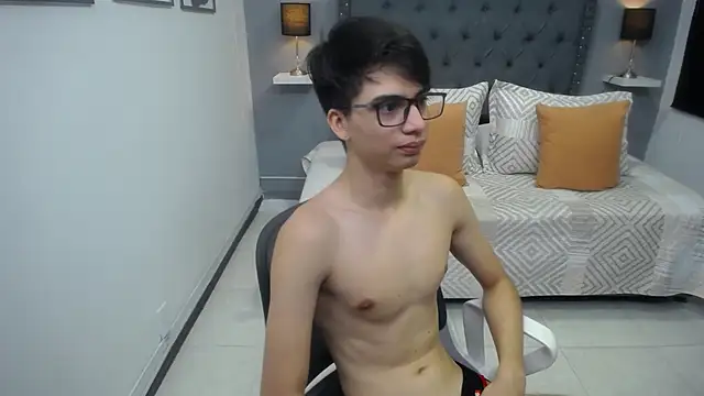 Snapshot of chris_carterr chatting on February 21, 1:02 pm chris carterr online show from February 21, 1:02 pm