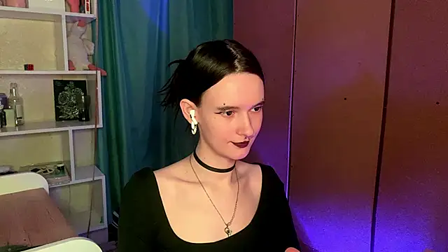 MabelDefina online show from March 14, 1:06 pm