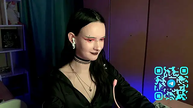 MabelDefina online show from April 4, 1:06 pm