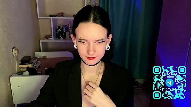 MabelDefina online show from April 14, 1:05 pm