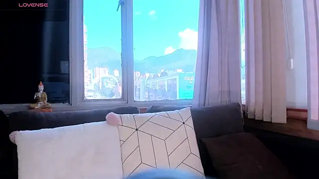 Snapshot of kendra_crow_ chatting on February 26, 7:14 pm kendra crow online show from February 26, 7:14 pm