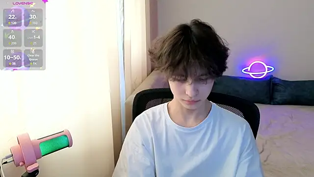  LukaHayes  online show from April 8, 2:18 pm