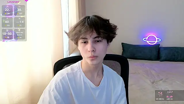  LukaHayes  online show from April 4, 1:17 pm